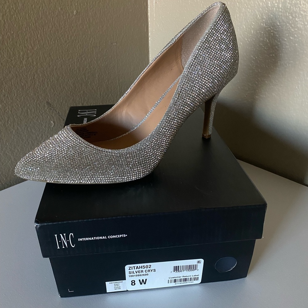INC Embellished Pointed Toe Pumps - 8W